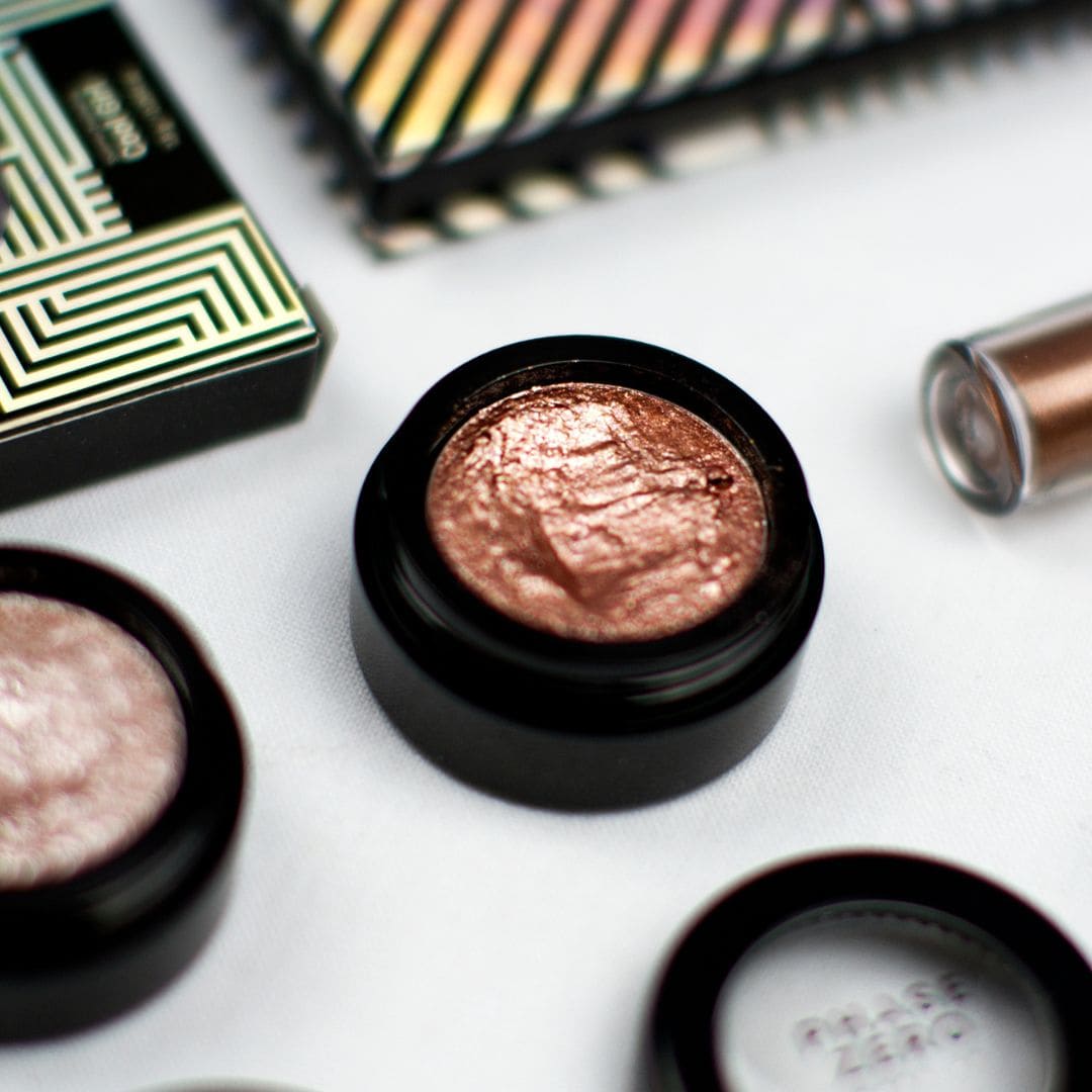 Chrome Eyeshadow luminous applied eye look